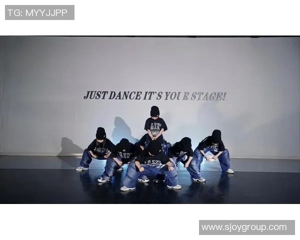 重庆街舞队的默契配合揭秘街舞文化的魅力与激情