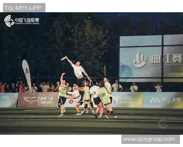 重庆飞盘队在攀岩联赛中以67分稳居积分榜首位