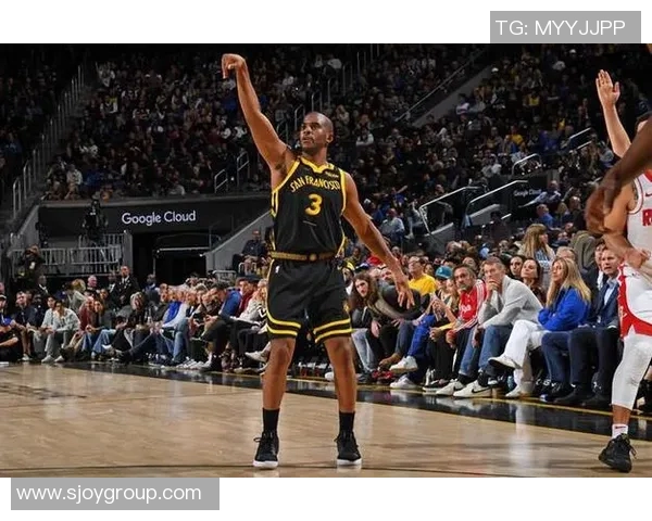 克里斯保罗：从篮球场上的指挥官到传奇巨星的成长之路