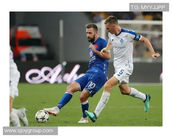 基迪纳摩与阿尔的精彩对决揭示了足球战术的魅力与团队合作的重要性