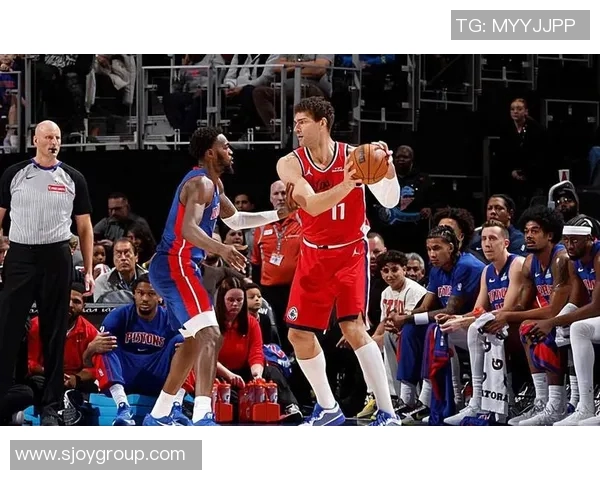 布鲁克洛佩斯：从角色球员到NBA顶尖中锋的华丽蜕变之路