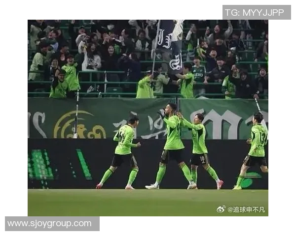 全北汽车与蔚山现代激战在即谁能在这场巅峰对决中笑到最后