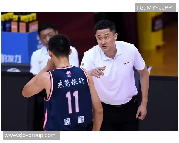 周鹏：从篮球场上的传奇到社会公益的先锋之路